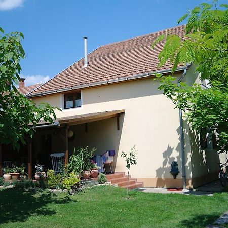 Nora Apartman Gyula Exterior foto