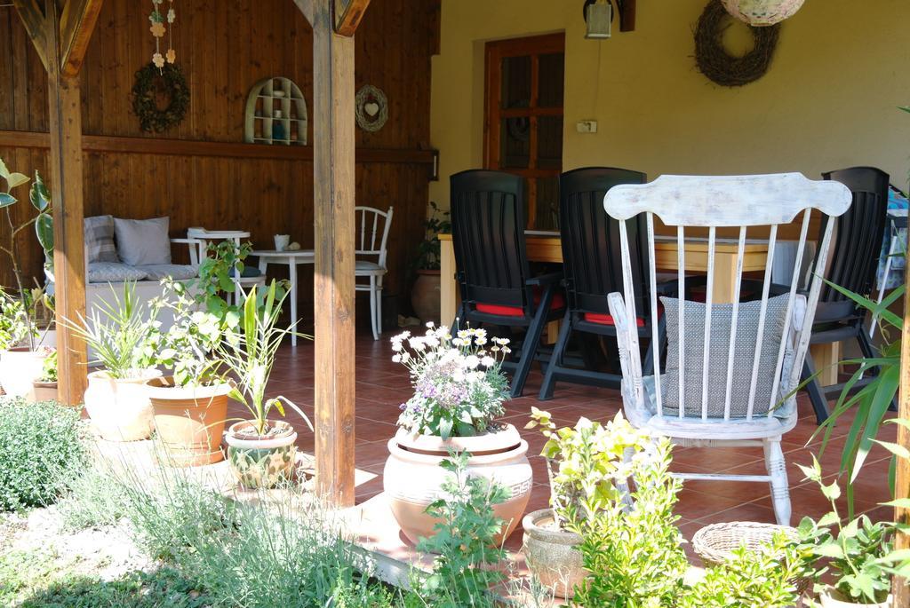 Nora Apartman Gyula Exterior foto