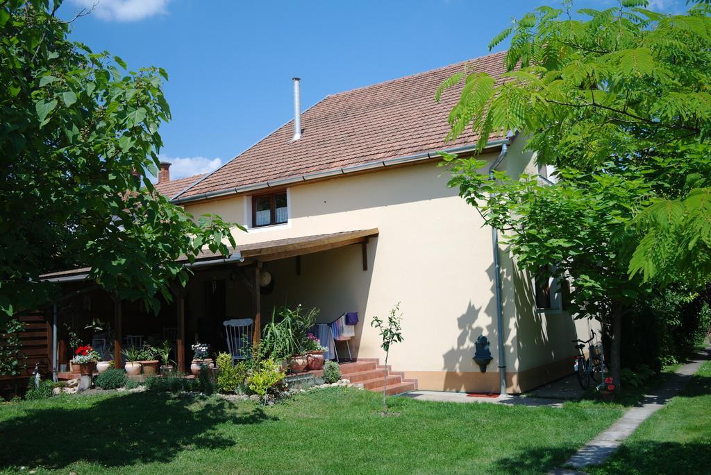 Nora Apartman Gyula Exterior foto